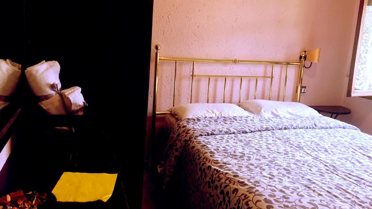 Pian D'Isola Bed & Breakfast Costacciaro Екстериор снимка