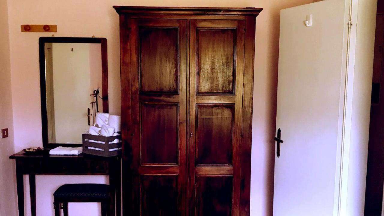 Pian D'Isola Bed & Breakfast Costacciaro Екстериор снимка