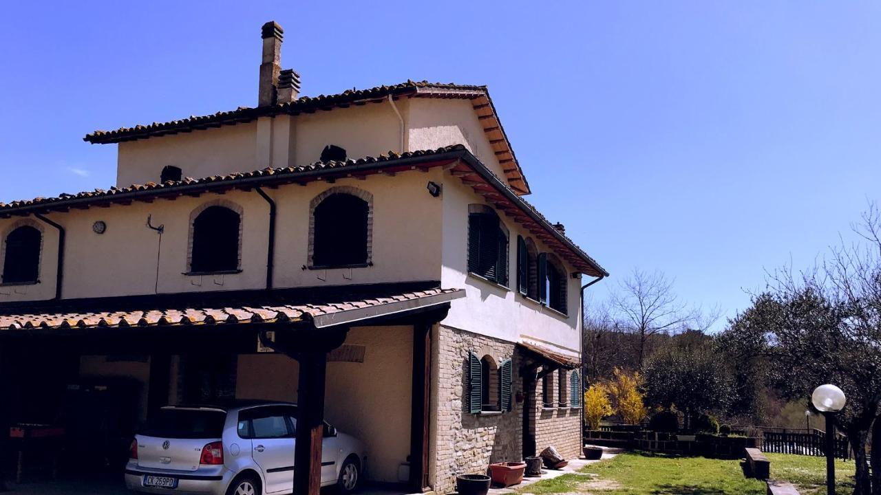 Pian D'Isola Bed & Breakfast Costacciaro Екстериор снимка